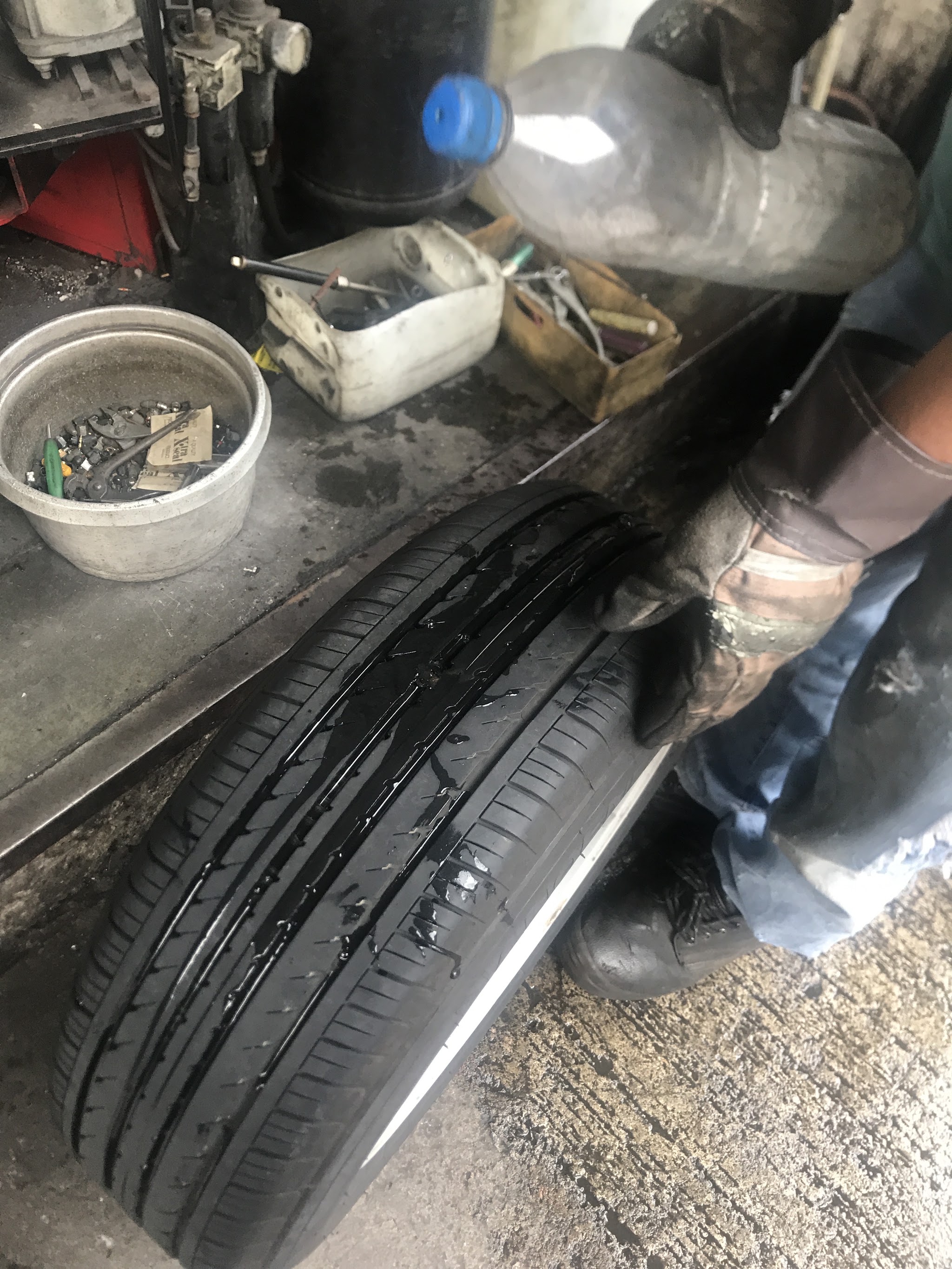 Man Kwong Tyre & Battery shopfront at 29 Po Yick St, Tai Po